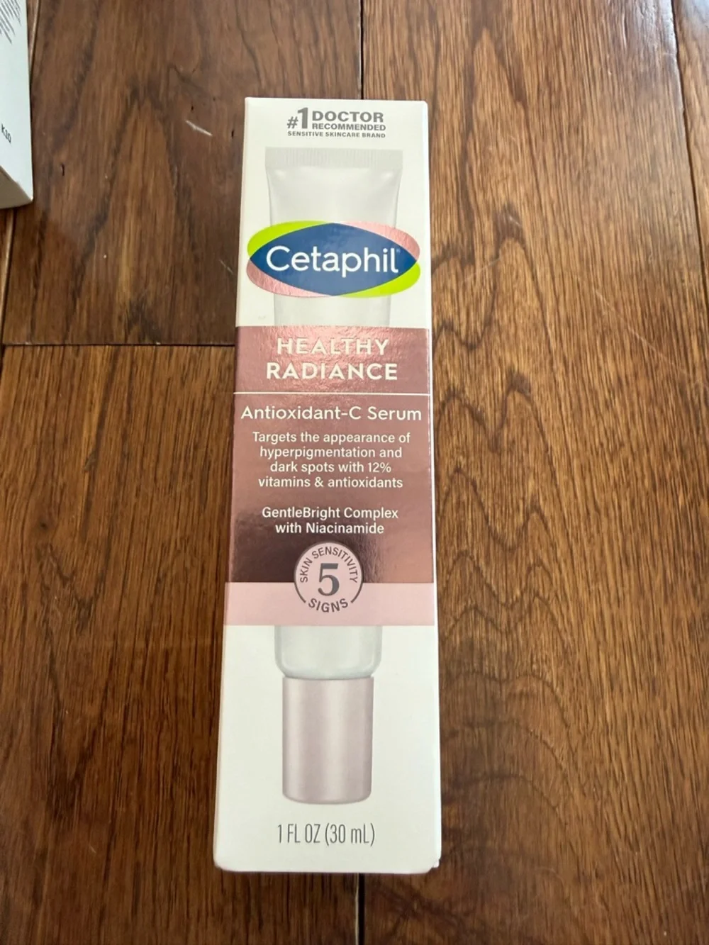 *NIB 1oz Cetaphil* Healthy Radiance Antioxidant-C Serum — Pink